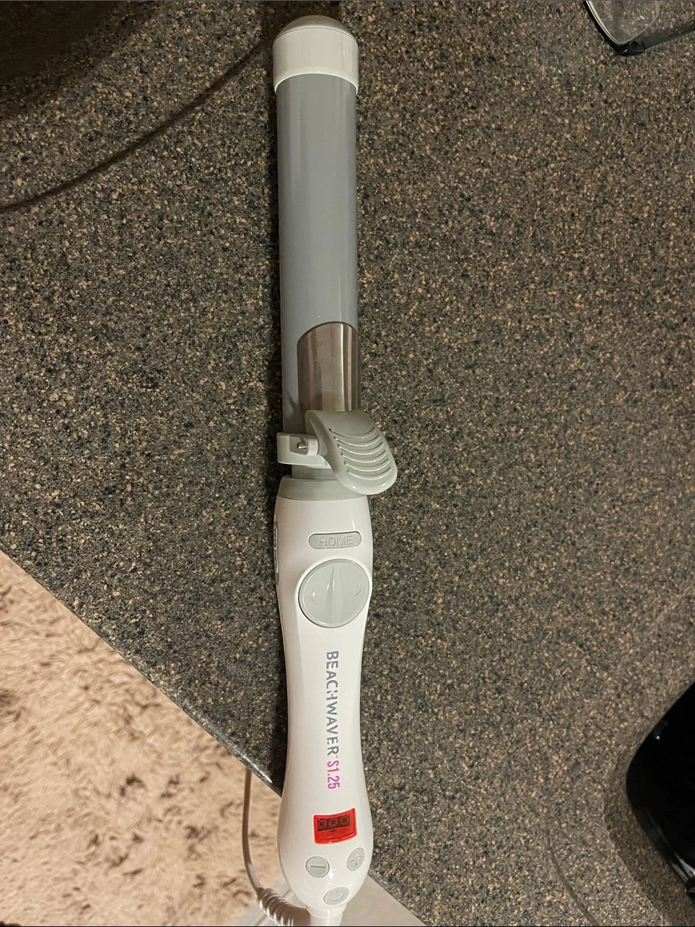 Beachwaver S1.25 Curling Iron in Light Gray/White